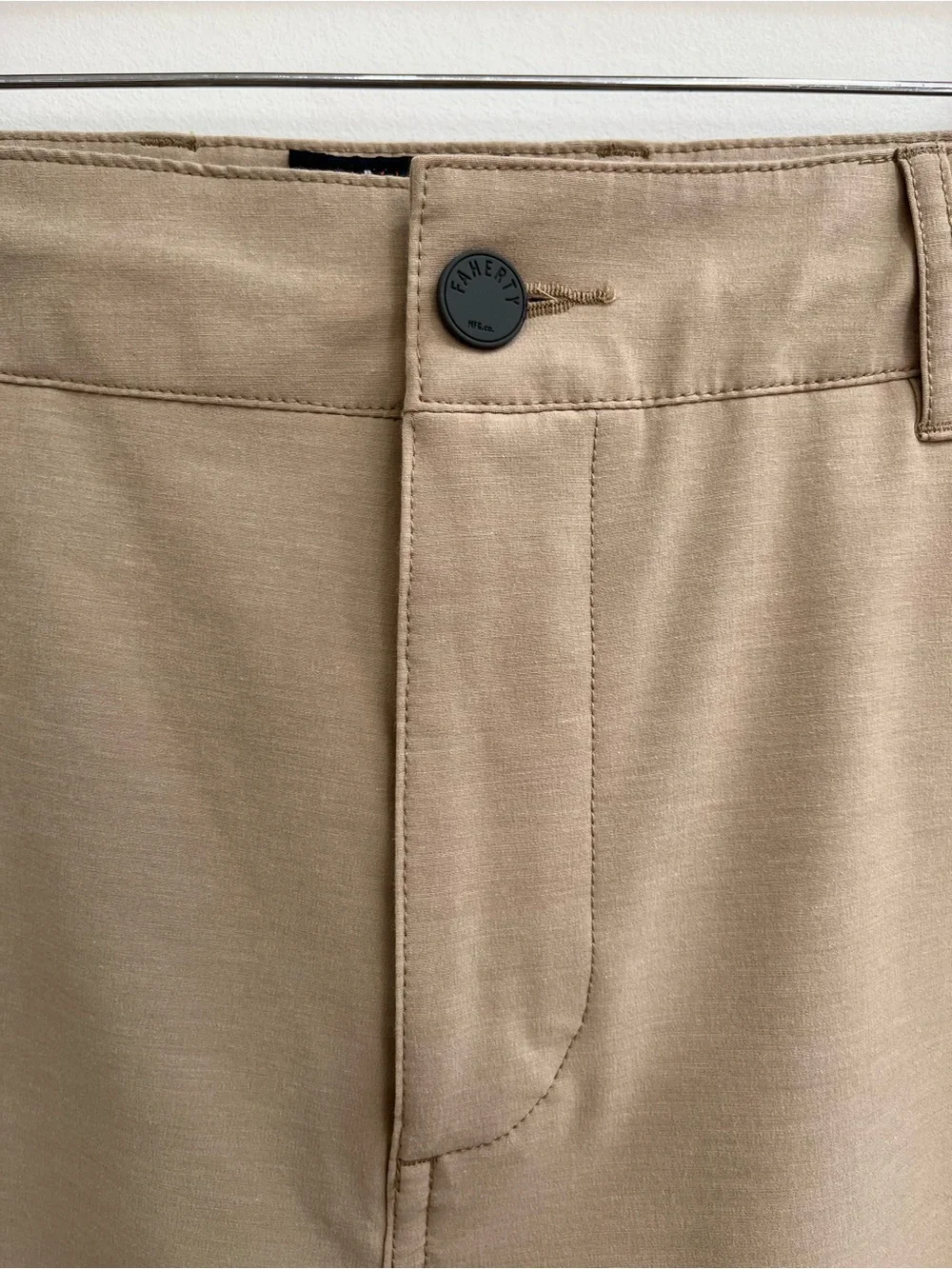 Faherty All Day™ Shorts 9” Khaki Tan Flat Front Stretch Men’s Size 33